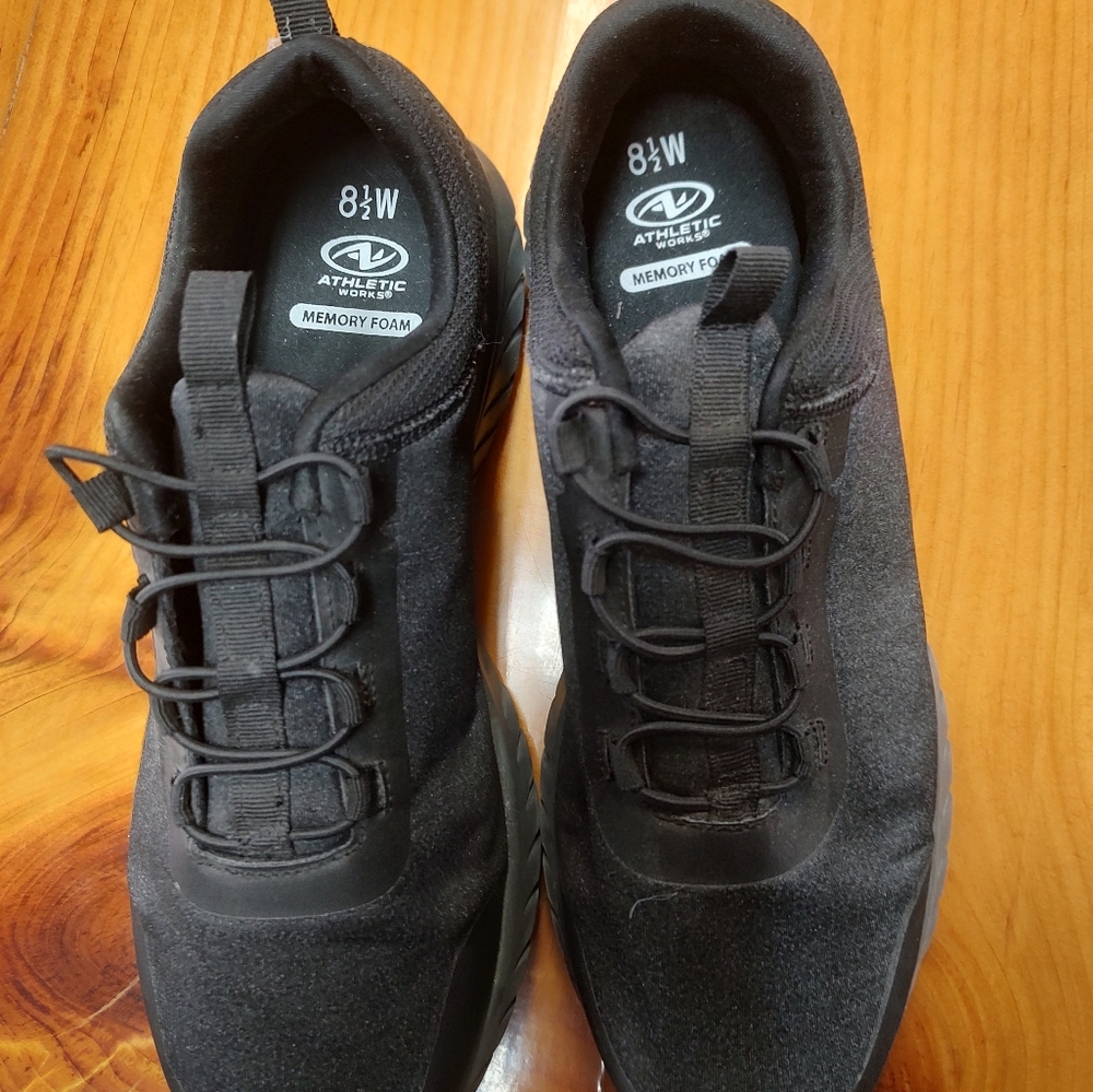 Athletic Works Men's Black Memory Foam Shoes Sz. 8.5W